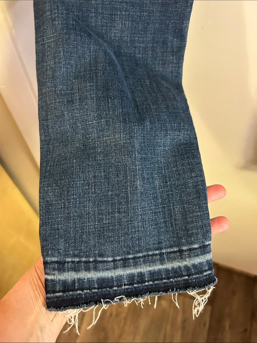 Levi's Women’s Dark Blue Skinny Jeans with Light Distressing